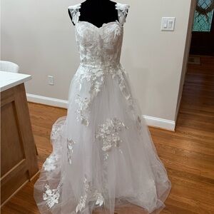 White Lace Wedding Dress